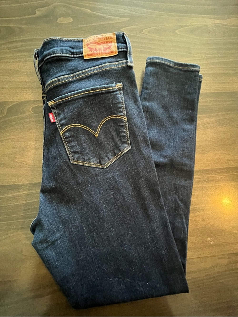 Women’s Levi’s 720 High Rise Super Skinny Jeans 
Size W 31 L 28